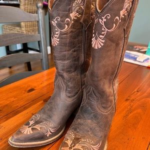 Leather cowgirl boots